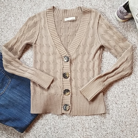 Old Navy Sweaters - 🤸‍♀️3 for 12🤸‍♂️ Chunky Cable Knit Sweater